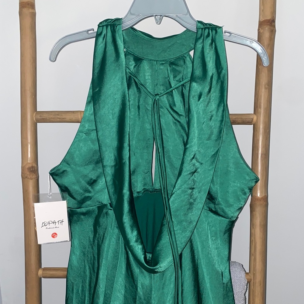 Elegant Green Sleeveless Dress - Picture 5 of 8